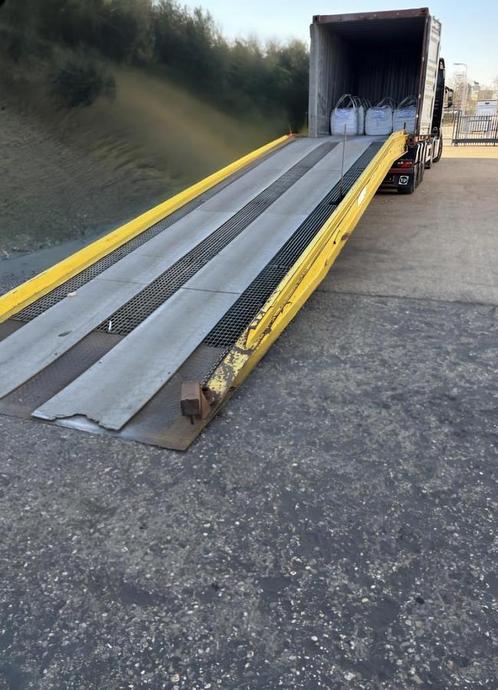 Storax 10 ton laadbrug/loadingramp/verladerämpe, Zakelijke goederen, Machines en Bouw | Overig
