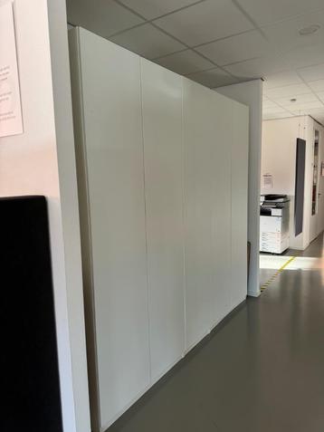 Kasten - vijf deurs beschikbaar voor biedingen