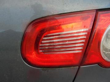 Achterlicht rechts van een Volkswagen Eos beschikbaar voor biedingen