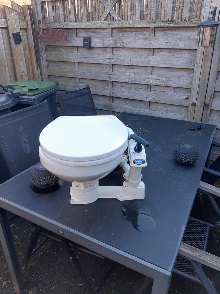 Toilet voor in de boot, Watersport en Boten, Bootonderdelen, Zo goed als nieuw, Overige typen, Zeilboot of Motorboot, Ophalen