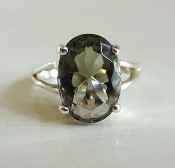 Vintage zilveren ring: solitaire grijze rookkwarts beschikbaar voor biedingen