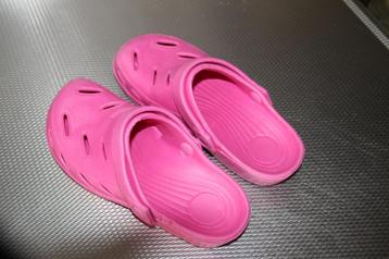 slippers roze beschikbaar voor biedingen