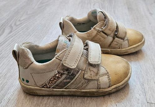 Witte sneakers met roze glitter strepen | maat 24 | Bunnies, Kinderen en Baby's, Kinderkleding | Schoenen en Sokken, Gebruikt
