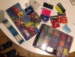 Loombands te kopen  (Rainbow Loom apparaat , 4 haaknaalden., Ophalen of Verzenden, Zo goed als nieuw