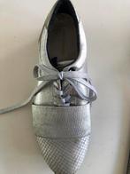 Te koop: leren sneakers, zilver, maat 40, Ophalen of Verzenden