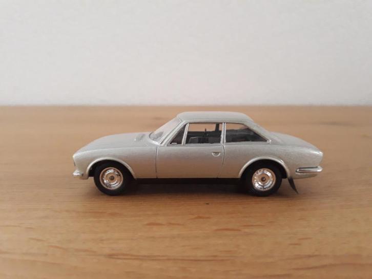 Solido auto Peugeot 504 schaalmodel met doos, Hobby en Vrije tijd, Modelbouw | Auto's en Voertuigen, Nieuw, Auto, 1:32 tot 1:50
