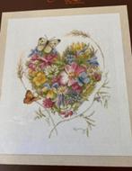 BORDUURPAKKET LANARTE M. BASTIN BLOEMENHART, Verzenden, Nieuw, Handborduren, Borduurpakket