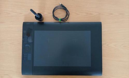 Wacom Intios 4 teken tablet, Computers en Software, Tekentablets, Zo goed als nieuw, Ophalen of Verzenden