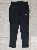 Nike lange broek zwart trainingsbroek maat 140, Kinderen en Baby's, Kinderkleding | Maat 140, Broek, Ophalen of Verzenden, Zo goed als nieuw