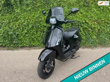 Vespa Sprint Custom 45km Scooter Div. Opties BETAAL met in3 beschikbaar voor biedingen