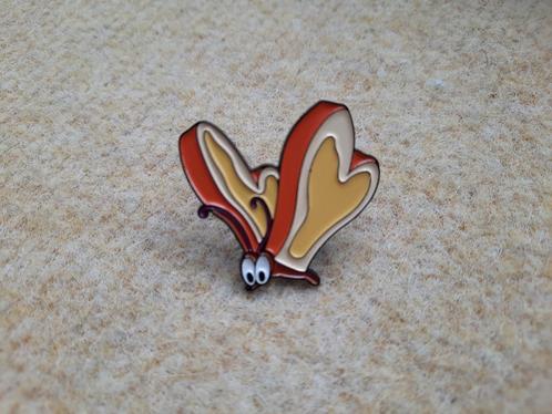1 leuke vlinder uit Alice in Wonderland te koop, Verzamelen, Speldjes, Pins en Buttons, Nieuw, Speldje of Pin, Dier of Natuur