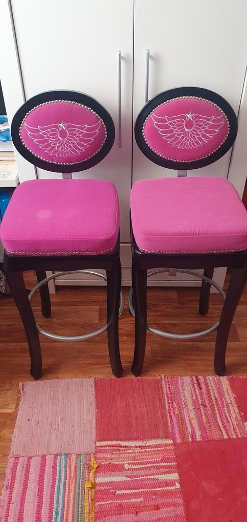 Twee prachtige barkrukken van Kare Design. Ze hebben wat geb, Huis en Inrichting, Barkrukken, Gebruikt, 60 tot 90 cm, 2 krukken