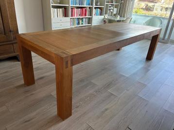 VNU Tafel Henk Vos beschikbaar voor biedingen