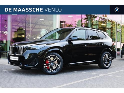 BMW iX1 eDrive20 M Sport / Panoramadak / Trekhaak / Sportsto, Auto's, BMW, Bedrijf, Te koop, iX1, Achteruitrijcamera, Alarm, Bochtverlichting