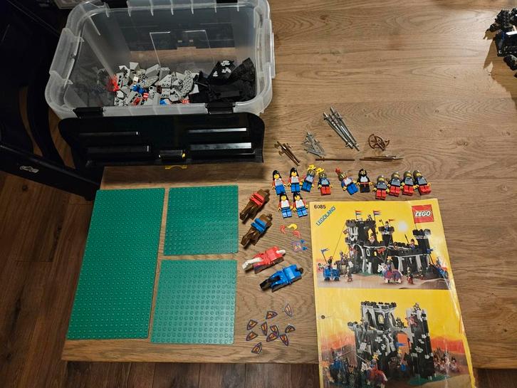Lego 6085 black monarch castle met boekje, Kinderen en Baby's, Speelgoed | Duplo en Lego, Gebruikt, Ophalen of Verzenden