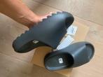 Adidas Yeezy slide onyx, Kleding | Heren, Schoenen, Ophalen of Verzenden, Nieuw, Zwart
