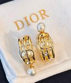 Dior parel oorbellen, Sieraden, Tassen en Uiterlijk, Oorbellen, Overige materialen, Verzenden, Zo goed als nieuw, Knopjes of Stekers