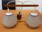 Hanglamp - jaren 70 - vintage - met 2 glazen kapjes, Verzenden, Gebruikt, Glas, 50 tot 75 cm