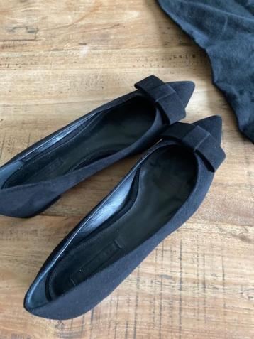 Hugo Boss zwarte suède ballerina's. Nieuw maat 40 beschikbaar voor biedingen