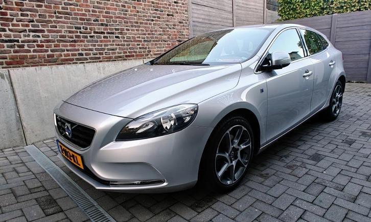 Volvo V40 2015 | Ocean Race | 74.000 km | Zeer netjes, Auto's, Volvo, Particulier, V40, ABS, Airbags, Airconditioning, Alarm, Bluetooth
