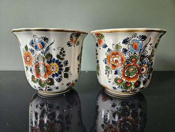 Set van 2 Polychroom Delft bloempotten / plantenpotten beschikbaar voor biedingen