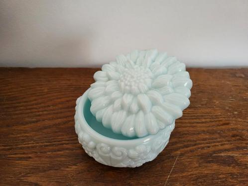 Designer art deco opalineglas potje, Antiek en Kunst, Antiek | Schalen, Ophalen of Verzenden