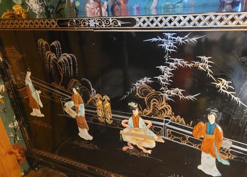 Chinese Bruidskast. 91cm breed x 45,5 cm diep x 68,5 cm hoog, Antiek en Kunst, Curiosa en Brocante, Ophalen