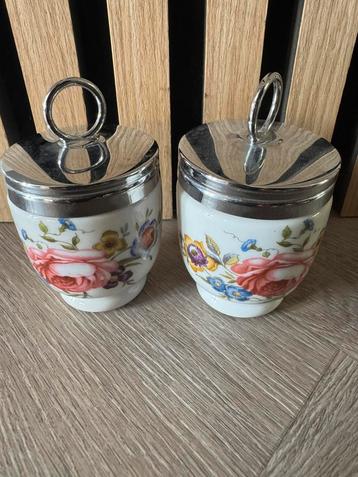 2x Royal Worcester eiercoddler van porselein beschikbaar voor biedingen