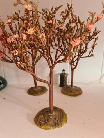 Bloesem boom miniatuur dorp roze 22 cm hoog Luville Lemax beschikbaar voor biedingen