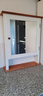 Mooie Spiegelkast met Houten Accenten, Huis en Inrichting, Badkamer | Badkamermeubels, Spiegelkast, Zo goed als nieuw, Minder dan 25 cm