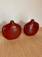 2 grote rood / terra kleur vazen, Minder dan 50 cm, Glas, Ophalen of Verzenden, Zo goed als nieuw