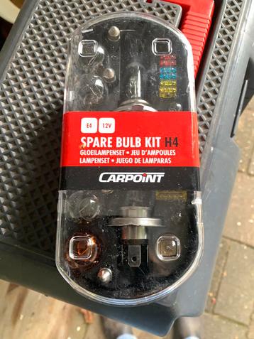 Carpoint Lampenset 12V H4 beschikbaar voor biedingen