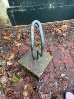 Fietsbeugel op betonvoet, Ophalen, Gebruikt