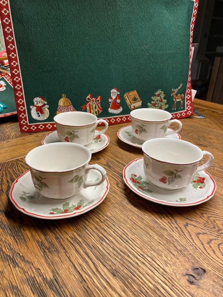 Villeroy & Boch Kerst Kop en Schotels (4), Huis en Inrichting, Keuken | Servies, Zo goed als nieuw, Kop(pen) en/of Schotel(s)