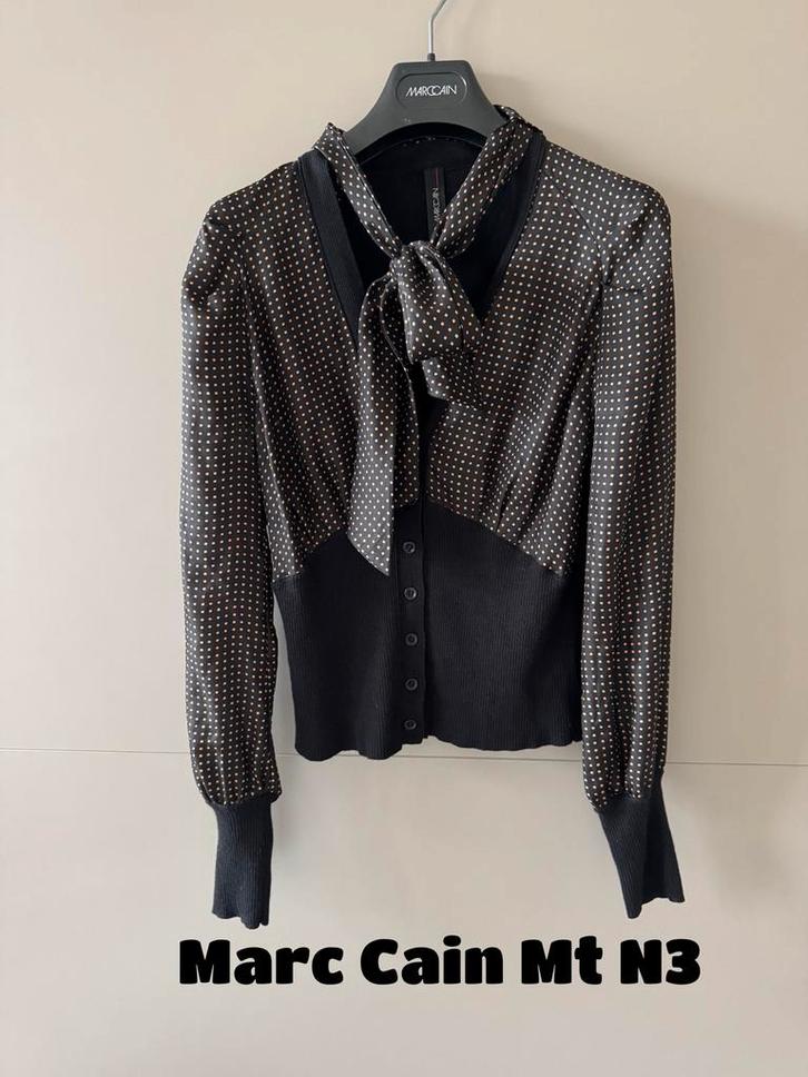Marc Cain Zwart Vestje Zijde - Maat N3, Kleding | Dames, Blouses en Tunieken, Zo goed als nieuw, Maat 38/40 (M), Zwart, Ophalen of Verzenden
