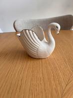 Zwaantje keramiek wit beeldje brocante, Verzamelen, Beelden en Beeldjes, Ophalen of Verzenden, Zo goed als nieuw, Dier