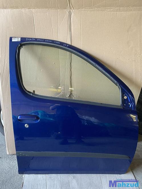 Toyota Yaris VERSO blauw rechts rechter voor deur portier, Auto-onderdelen, Carrosserie en Plaatwerk, Deur, Toyota, Gebruikt, Ophalen of Verzenden