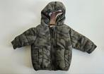Lekker warm winterjasje. Groen. Dino's. Maat 62., Kinderen en Baby's, Babykleding | Maat 62, Ophalen of Verzenden, Zo goed als nieuw
