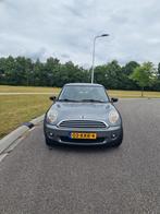 Mini (r56) 1.4 95pk 2010 Grijs, Auto's, Mini, Voorwielaandrijving, Stof, Metallic lak, 4 stoelen