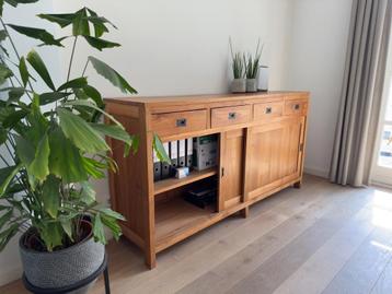 Teakhouten dressoir kast beschikbaar voor biedingen