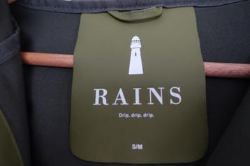 Regenjas van Rains beschikbaar voor biedingen