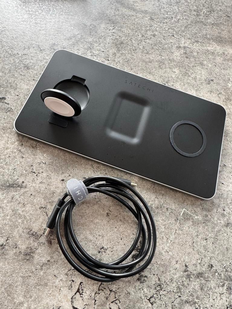 Satechi Trio Draadloze Oplader met Magnetische Pad, Ophalen of Verzenden, Zo goed als nieuw, Apple iPhone
