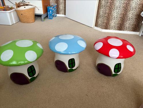 3 paddestoeltjes van het merk Stooliez., Kinderen en Baby's, Kinderkamer | Inrichting en Decoratie, Verzenden