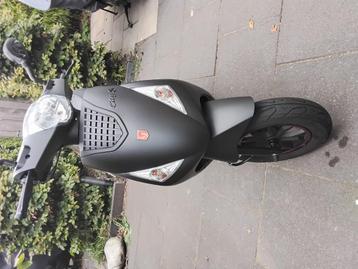 La souris scooter  beschikbaar voor biedingen