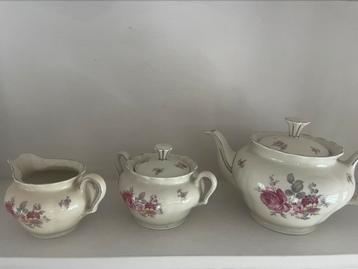 Prachtig servies Mosa Maastricht beschikbaar voor biedingen