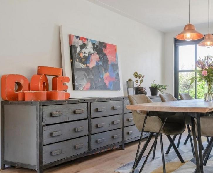 Oud industrieel dressoir moet snel worden opgehaald, Huis en Inrichting, Kasten | Dressoirs, Zo goed als nieuw, 25 tot 50 cm, Ophalen