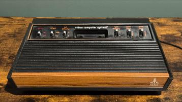 Atari 2600 + collectie games en drukwerk beschikbaar voor biedingen