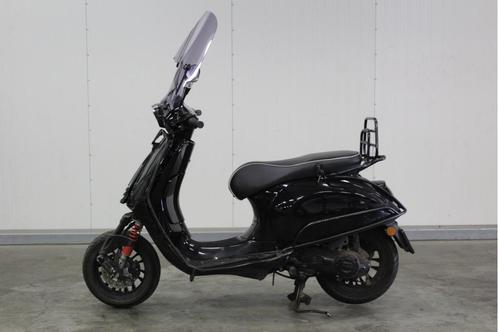 Vespa Sprint SNOR 2021, Fietsen en Brommers, Brommers | Schadebrommers, Vespa