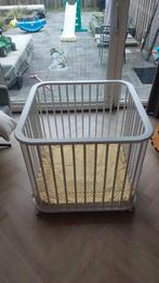 Houten witte baby box, Kinderen en Baby's, Boxen, Ophalen, Zo goed als nieuw