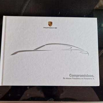 5x Porsche Panamera brochures beschikbaar voor biedingen